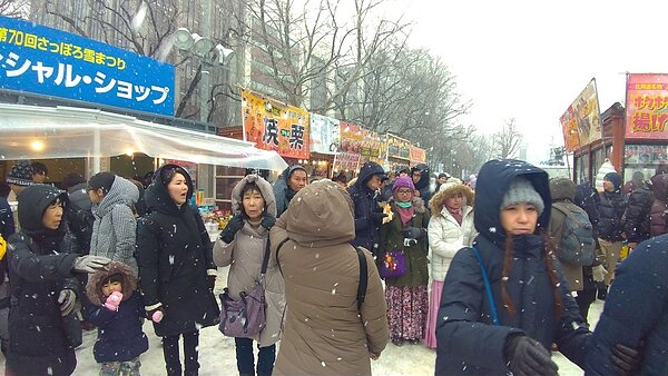 北海道周末將迎接這個冬季最寒冷天候挑戰,札幌可望出現破紀錄低溫,東京周末也可能下雪。東京記者蔡佩芳/報導