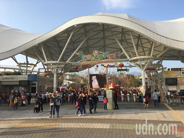 今天大年初三，台北市不少民眾湧入新兒童樂園。記者張世杰／攝影 