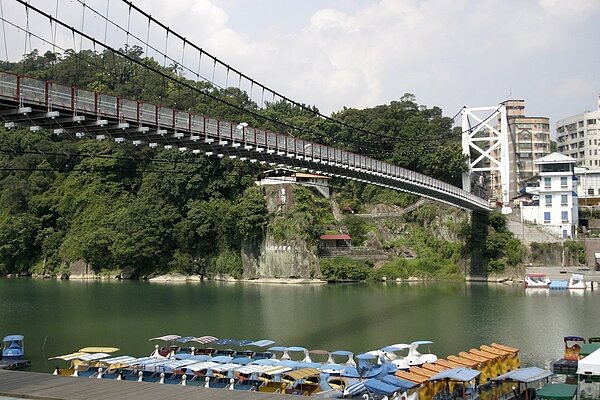 新店碧潭傳出有年輕情侶想不開輕生,成為情侶禁地。圖/報系資料照