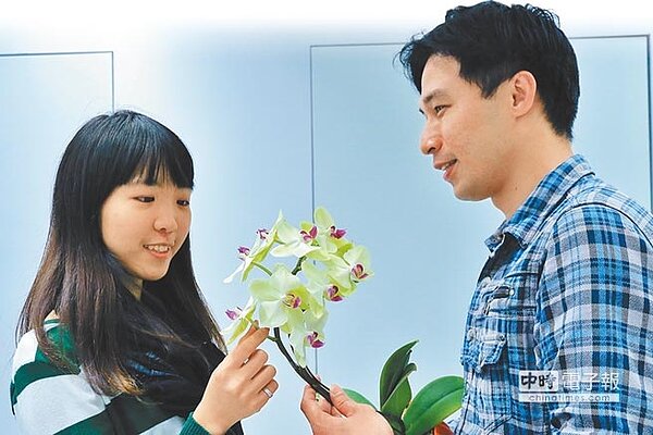 今天西洋情人節,台中花博后里、外埔及豐原等園區,舉辦應景「情侶日」活動!(陳世宗翻攝)