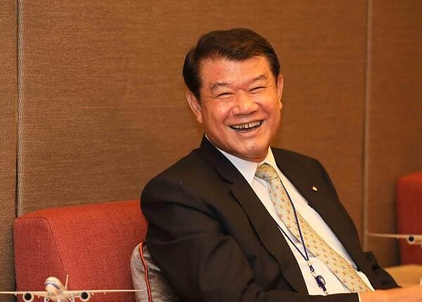 華航董事長何煖軒恐因機師罷工案處理不當下台。