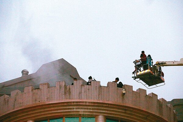 文化大學大典館前天發生火警,爆出大樓高樓層是違建。 圖/聯合報系資料照片