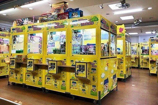 財政部台北國稅局指出,今年鎖定查核重點首度列入娃娃機,其餘包括夜市、醫美診所、產後護理機構等,也都是重點查核對象。 記者徐兆玄/攝影