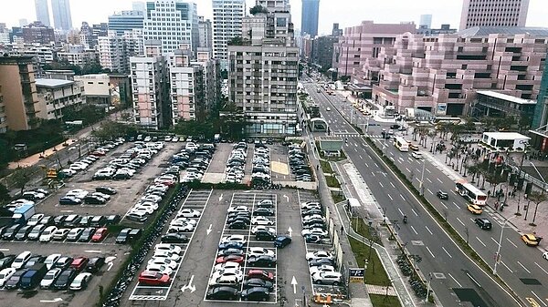「最貴停車場」信義計畫區D3街廓土地。 報系資料照