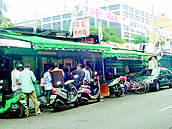 華光社區違建明拆除　先拆機車行