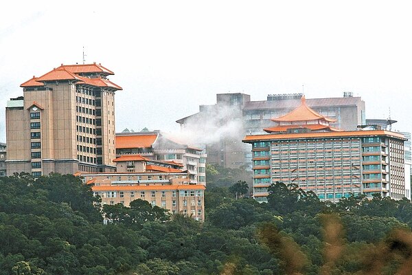 文化大學大典館日前發生火警意外,事後爆出6至8樓屬違建。 圖/聯合報系資料照片