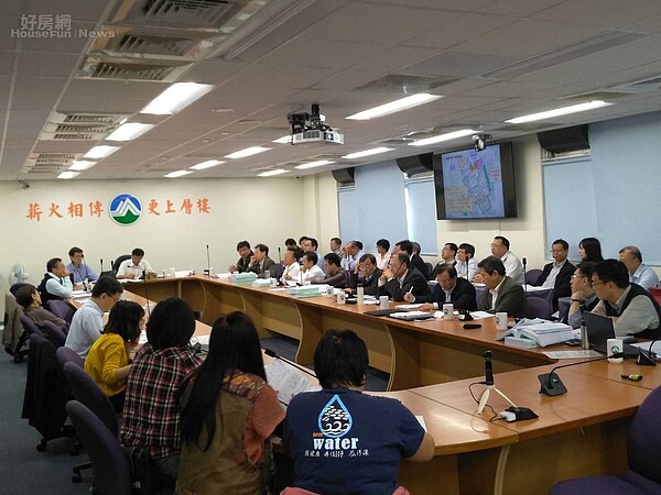 環保署專案小組19日第三次初審興達電廠燃氣機組更新改建計畫。 記者翁至威/攝影