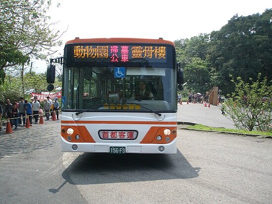 台中今年也有掃墓接駁專車，提供民眾方便祭祖。（圖／台北市公共運輸處網站）