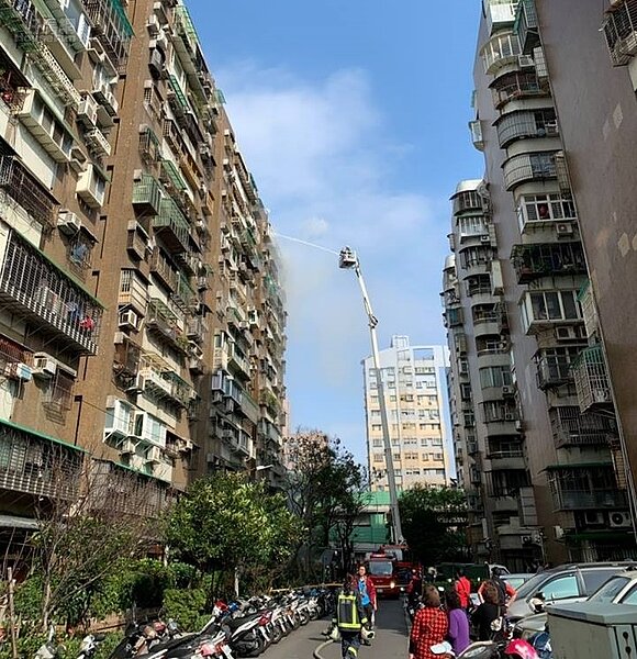 士林上午發生火警,所幸火勢於短時間內順利撲滅,且無人傷亡。(圖/臺北市政府消防局)