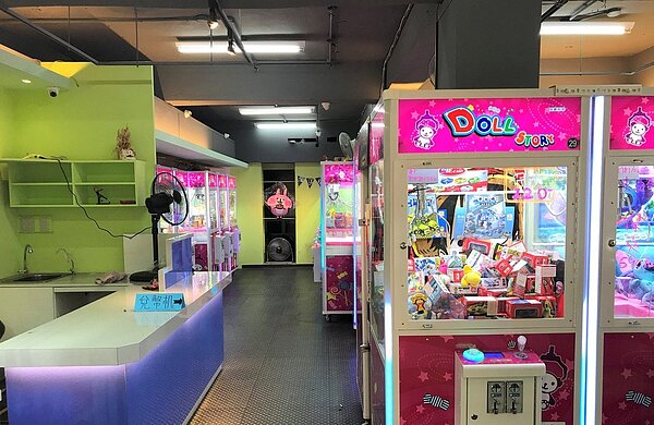 北市夾娃娃機仍盛行,議員建議修法納管。 圖/聯合報系資料照片