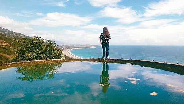 「最美蓄水池」祕境在網路傳開後,不少民眾慕名而來冒險拍照取景。 圖/李姓民眾提供