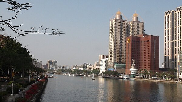 英國廠商與高市府接洽,分別在高雄港到旗津,愛河上空設纜車,目前市府正在跨局處評估中。記者謝梅芬/攝影