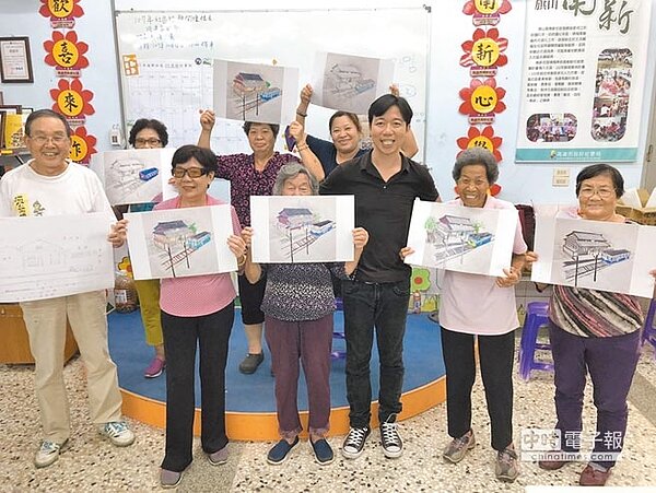 中山大學公共事務管理研究所師生團隊展開「老車站的復刻回憶再生」行動,藉以保存地方文化。 (劉宥廷翻攝)