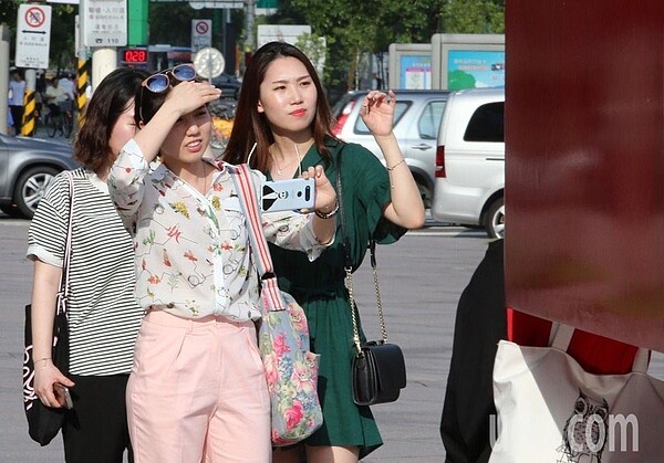 北台灣較陰涼,中南部為晴時多雲。聯合報系資料照