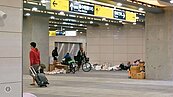 遊民占住台中火車站　市民投訴
