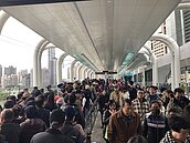 淡海輕軌3問題　捷局：考慮增雨遮