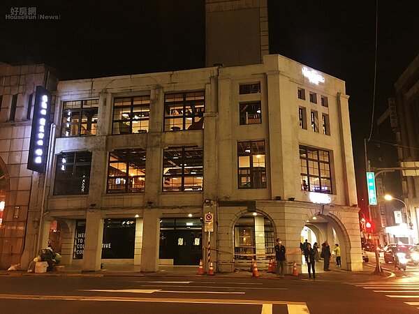 金石堂城中店變身港商進駐打造的共享辦公室The Hive。 楊欽亮攝