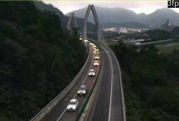 蘇花改南下路段一早車多壅塞,時速僅20,車龍10幾公里,必須到午後才能紓解。圖/取自公路即時系統