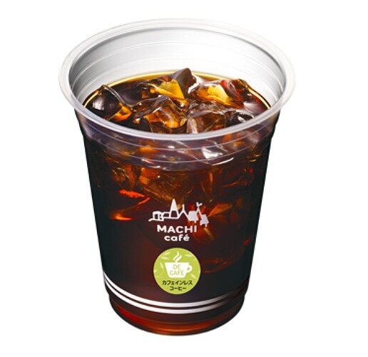日本超商LAWSON計畫今年夏天將冰咖啡全面改採紙杯裝，推估將可減少540噸塑膠垃圾。圖片翻攝LAWSON官網