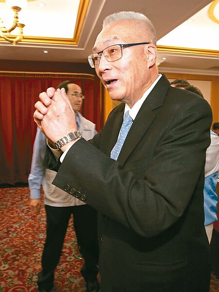 國民黨主席吳敦義昨天表示,沒有一定會有第二階段的徵召,但為了最後的勝利,「萬分之一的可能」也要保留著。 記者林澔一/攝影