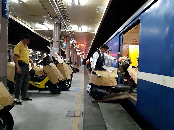 台鐵3月起全線停辦機車託運業務6個月。(圖/擷取自fun臺鐵粉絲專頁)