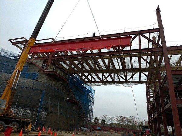 沙崙智慧綠能科學城綠能科技示範場域今舉行上樑,年底即可完工進駐。記者莊琇閔/攝影