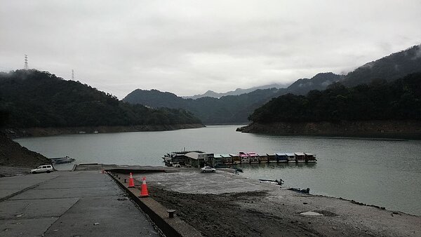 石門水庫因枯水期只出不進,今天凌晨水位跌破海拔228公尺,這波雨勢明顯水庫陸續有水進帳,水位逐漸回升。圖/經濟部北區水資局提供