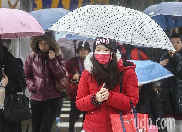 中央氣象局說,鋒面影響,今天基隆北海岸及台中山區有局部大雨發生的機率。本報資料照片