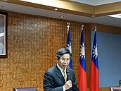 教長終於接地氣！澄清不取消寒暑假貼文11萬人點擊