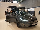 特斯拉價格先降又漲　公平會要求說明