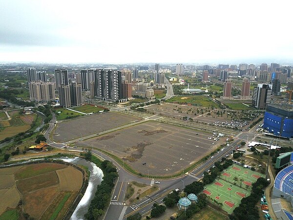 桃園會展中心預定地在機場捷運A19體育園區站旁，占地2.87公頃，經行政院國發會核定綜合規劃報告後，市府預計今年完成規劃設計，明年動工。 圖／桃園市政府提供