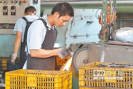 經濟部收集業者意見後,近日將向勞動部提出製造業7休1的例外申請。圖/本報資料照片