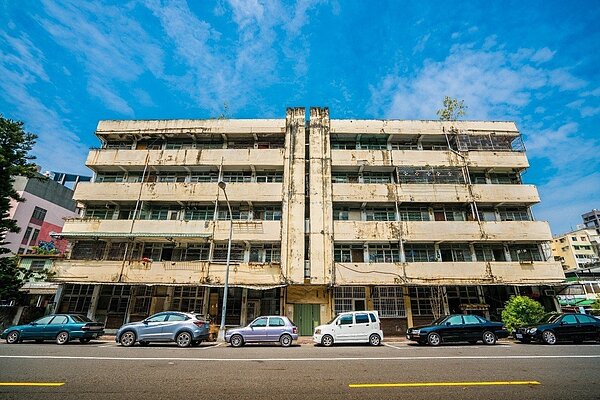 高雄現有社會住宅計有315戶,都已出租額滿,未來將持續規劃興建,近三年內,將再增加600戶以上。圖/高雄市都發局提供