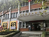 整棟出租？長治鄉公所掛3大「租」字