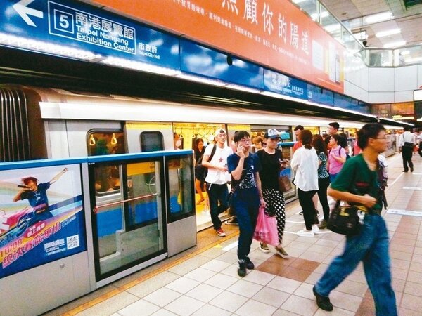 台北東區逐漸沒落，捷運運量也減少。 圖／聯合報系資料照片