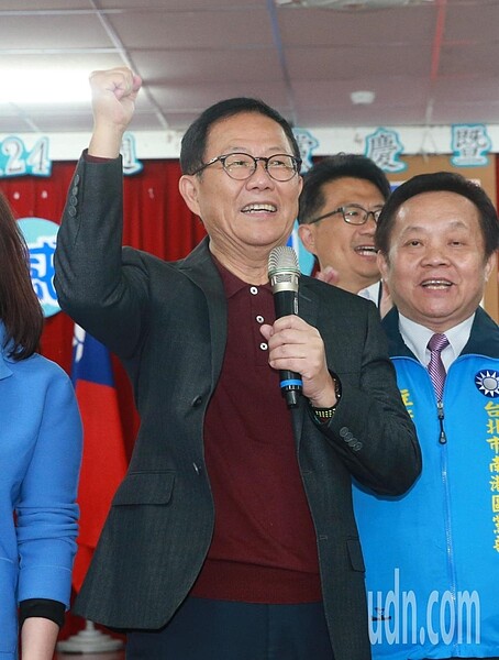 國民黨台北市長候選人丁守中下午出席參加南港區後援會感恩茶會。記者黃義書/攝影