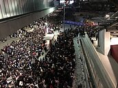 韓團BTS助攻　機捷寫單日12萬運量新紀錄