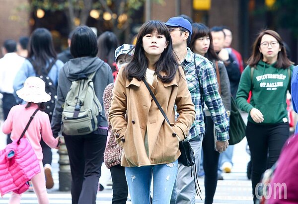 中央氣象局表示,周三、四溫度的感受上接近大陸冷氣團。聯合報系資料照
