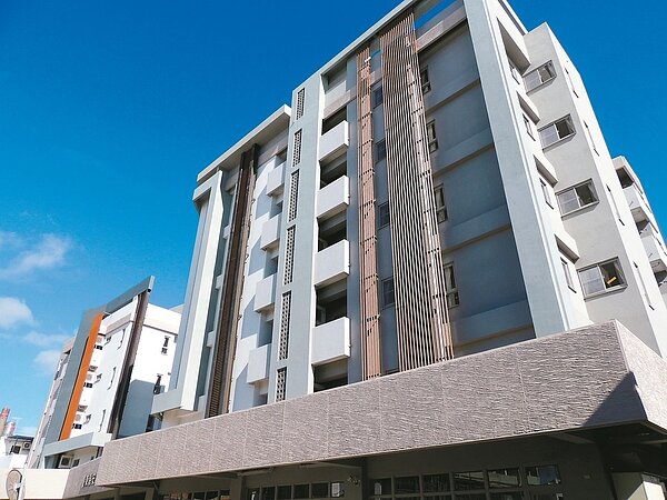 台東縣首棟社會出租住宅「安居家園」昨天啟用，開放43戶承租戶入住。 記者羅紹平／攝影
