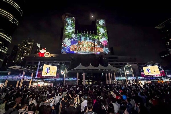 新北市府接受華為贊助舉辦耶誕城,蘇巧慧痛批「已不是荒謬二字可形容」。 圖擷自華為台灣臉書粉絲團