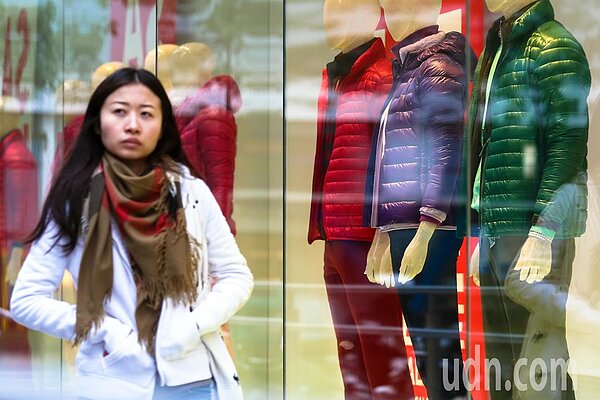 中央氣象局說，今天北部地區及宜花一整天濕濕涼涼，溫度約在16到22度，中南部地區及臺東則是日夜溫差大，約17到27度。本報資料照／記者王騰毅攝影 