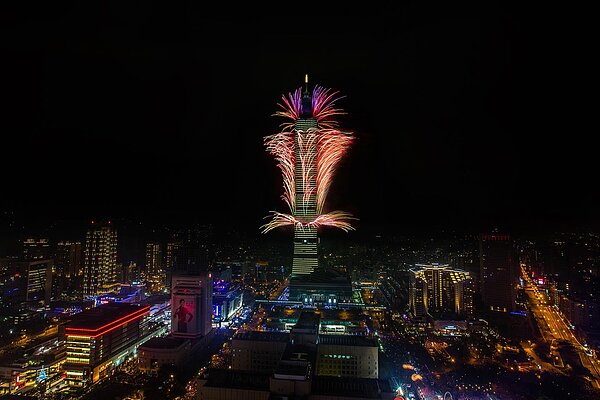 全球矚目的台北101跨年煙火，高達6000萬費用贊助商有譜了。翻攝台北101官網