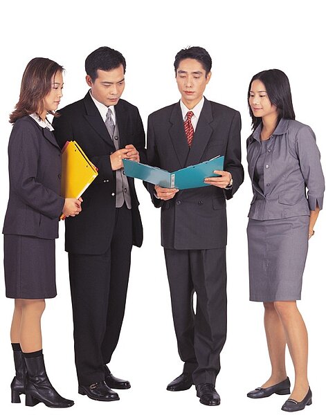 「青年教育與就業儲蓄帳戶方案」,讓高中職畢業生先就業後,再決定未來動向。(好房資料中心)