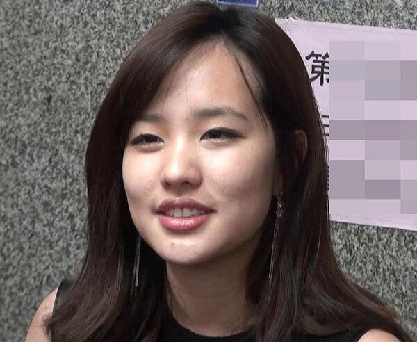 高雄市長當選人韓國瑜的女兒韓冰參加韓國瑜就職典禮的穿著,要到高市瑞豐夜市、六合夜市、新崛江一帶選購。記者楊濡嘉/攝影