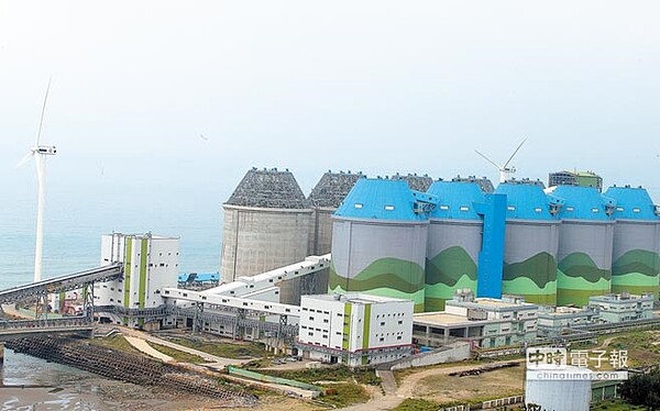 房仲界教父王應傑集資要在台中港區籌蓋天然氣電廠,申請土地卻遭推三阻四,痛批國營單位「官僚」,政府自己成了民間投資障礙。(本報資料照片)