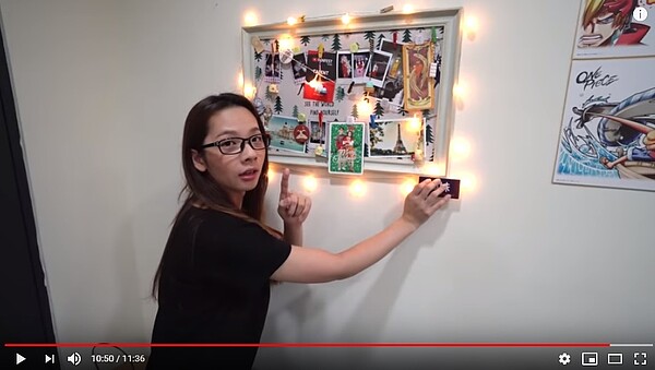 滴妹用簡單家飾品布置牆面,營造過節氣息。圖/擷取自滴妹YouTube