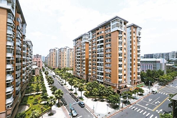 內政部明年社會住宅包租代管,將有5,000戶保留給租賃公會,讓小業者也有機會受益。 本報系資料庫