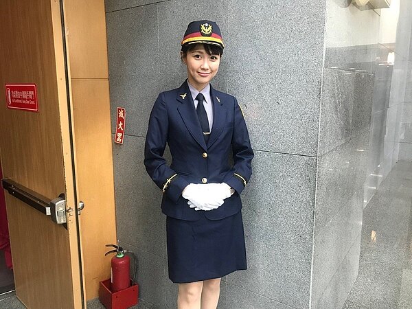 現行女警制服有裙裝規定,明年起走入歷史。圖/聯合報系資料照片