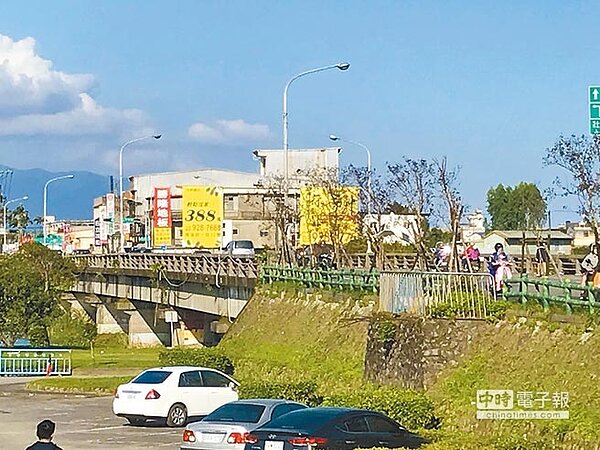 已有將近80年歷史的宜蘭橋，將在明年農曆過年後拆除原址重建。（胡健森攝）