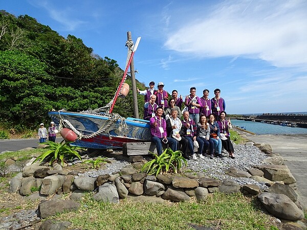 位處台灣東南海岸的省道台26線港仔至旭海段，公路局動巧思將沿線景觀融入環保生態工法和人文歷史元素，去年奪下全國優良景觀道路金路獎，再獲推薦角逐今年中華民國景觀大賞獎，評審昨天南下實勘。記者潘欣中／攝影 